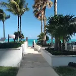 4 Bedroom Cable Beach Condo With Balcony