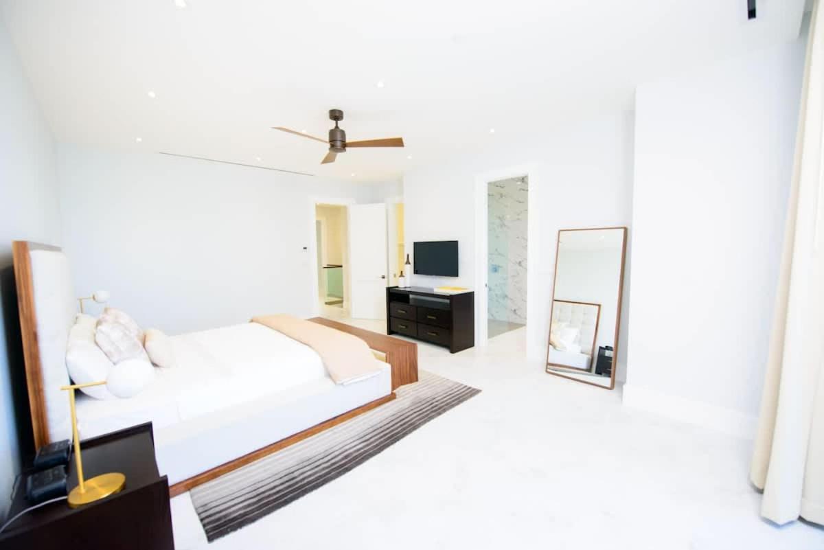 4 Bedroom Cable With Balcony *