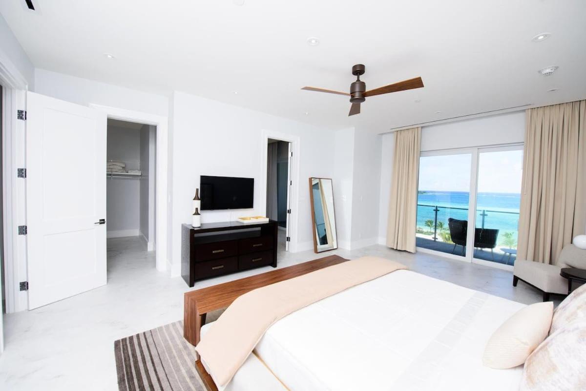 4 Bedroom Cable With Balcony * Nassau